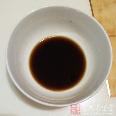 醬油10克，精鹽3克，味精1克