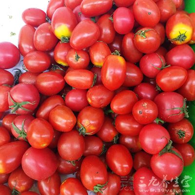 螺絲粉,洋蔥,蒜末,紅椒,橄榄油,蔬菜,胡椒粉,鹽,小番茄 螺絲粉,洋蔥,蒜末,紅椒,橄榄油,蔬菜,胡椒粉,鹽,小番茄