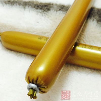 圓椒2個400克,金門火腿腸200克,蒜頭2粒 圓椒2個400克,金門火腿腸200克,蒜頭2粒