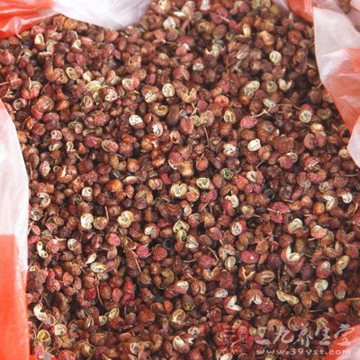 腌好的椒香魚塊，卷心菜半個，花椒5個