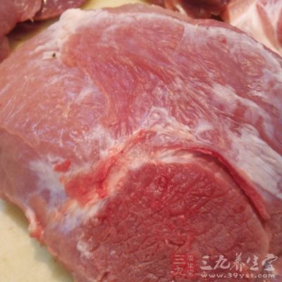 帶皮五花肉,青紅小辣椒,大蒜,豆瓣醬 帶皮五花肉,青紅小辣椒,大蒜,豆瓣醬