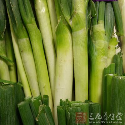 大蔥2段，鮮姜2片