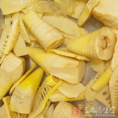 竹筍、木耳各50克