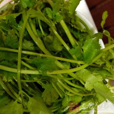 蔥、香菜、搾菜、蘿卜干剪碎備用