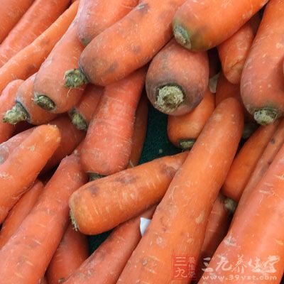 排骨，土豆，胡蘿卜，香菇，青椒，鹽，料酒