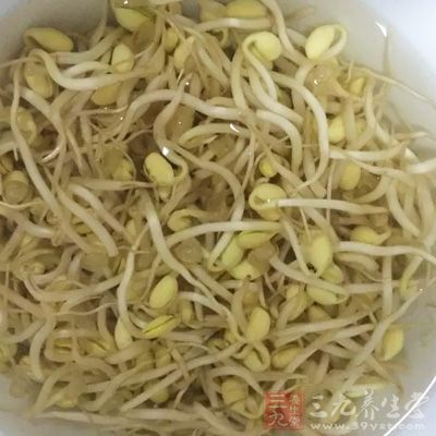 材料:豆芽,油豆腐 材料:豆芽,油豆腐