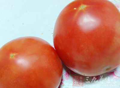 番茄約200克左右，蔥2支，大蒜5小瓣