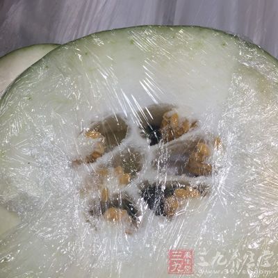冬瓜，熟肉末，面條，適量高湯，熬熟植物油