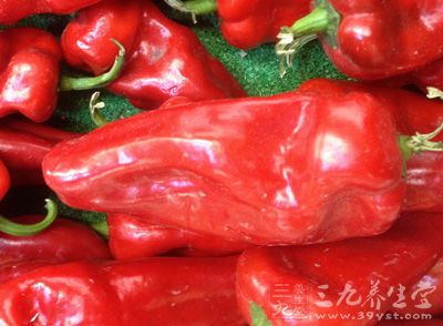 紅椒1/2根,尖椒1/2根,青蒜2根 紅椒1/2根,尖椒1/2根,青蒜2根