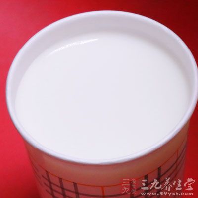 面粉200克，牛奶100毫升，糖10克，酵母2克