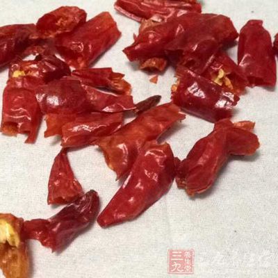 干辣椒，花椒，姜片，蔥段