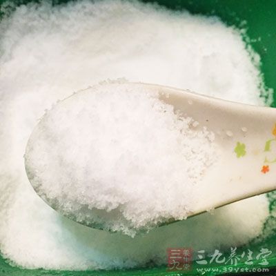 魚子、精鹽、雞精、澱粉、色拉油、蔥姜汁各適量 魚子、精鹽、雞精、澱粉、色拉油、蔥姜汁各適量