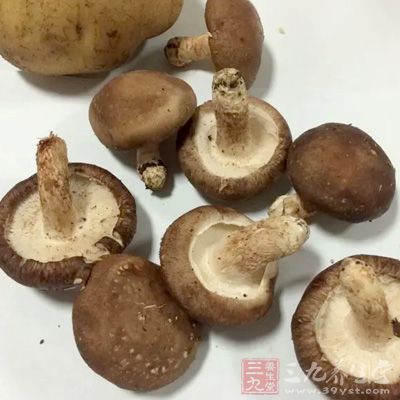 北豆腐,香菇,蝦仁,豌豆,胡蘿卜 北豆腐,香菇,蝦仁,豌豆,胡蘿卜