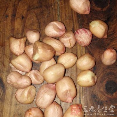 花生米，醋，白糖，鹽