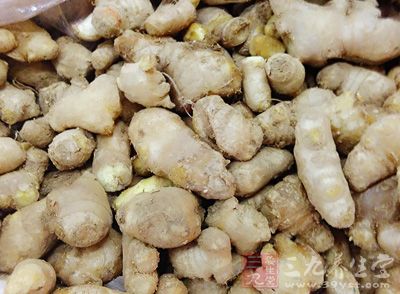 鴨子半只，生姜1塊，京蔥1段，冰糖20克