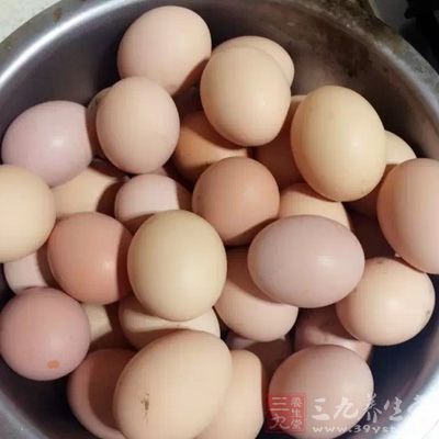 黃油50克,糖粉30克,全蛋25克,低粉100克 黃油50克,糖粉30克,全蛋25克,低粉100克