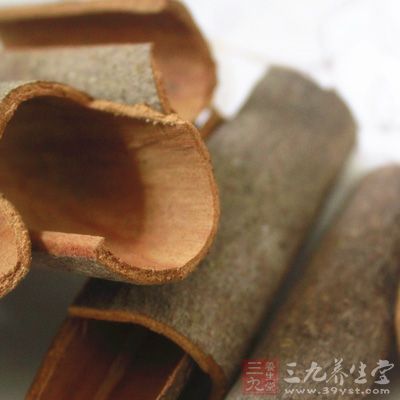 牛後腿肉,最好事牛腱肉2斤,話梅5顆,桂皮少許 牛後腿肉,最好事牛腱肉2斤,話梅5顆,桂皮少許
