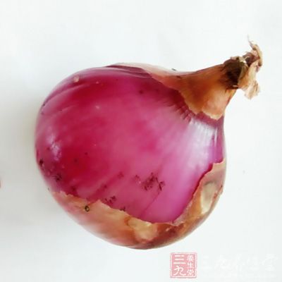 澳洲羊頸肉100g，冷米飯一碗，洋蔥1/4個