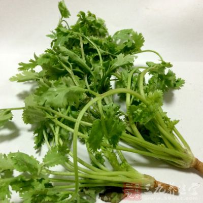 孜然、辣椒面、鹽、食用油、香菜