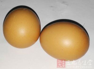 自發粉，玉米面，馬齒苋，雞蛋2個，鹽，酵母