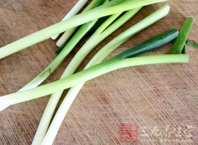 牛上腦肉、韓國牛排醬、料酒、耗油、圓蔥、黑胡椒 牛上腦肉、韓國牛排醬、料酒、耗油、圓蔥、黑胡椒