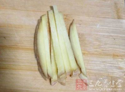 米醋，鹽，姜絲，大蒜，芝麻