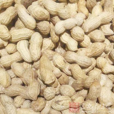 江魚仔100g、花生、辣椒醬3大湯匙、糖1湯匙 江魚仔100g、花生、辣椒醬3大湯匙、糖1湯匙