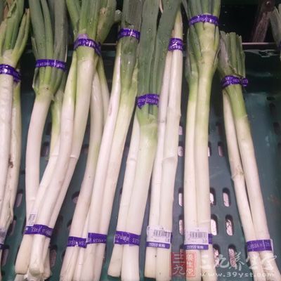 豬肉200克，大蔥，番茄醬1/2湯勺，甜面醬1湯勺