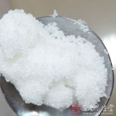 韭黃500克、濃縮雞汁、鹽、糖、花生油各適量