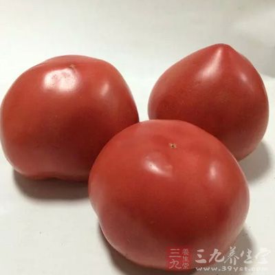 牛肉、西紅柿、牛肉湯、番茄沙司、鹽、香油、香菜 牛肉、西紅柿、牛肉湯、番茄沙司、鹽、香油、香菜