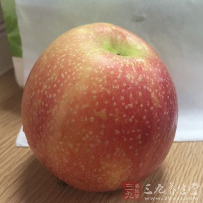兒童優酪乳1杯,火龍果1個,蘋果1個,香蕉1根,西瓜1塊 兒童優酪乳1杯,火龍果1個,蘋果1個,香蕉1根,西瓜1塊