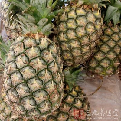 火龍果100克,菠蘿100克,草莓100克 火龍果100克,菠蘿100克,草莓100克
