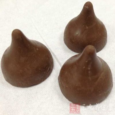 巧克力、植物牛油、雞蛋、砂糖、生粉 巧克力、植物牛油、雞蛋、砂糖、生粉