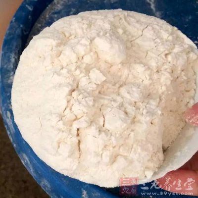 低筋面粉250g、高筋面粉150g、砂糖75g 低筋面粉250g、高筋面粉150g、砂糖75g
