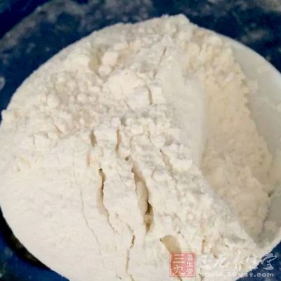 低筋面粉270克,高筋面粉30克 低筋面粉270克,高筋面粉30克
