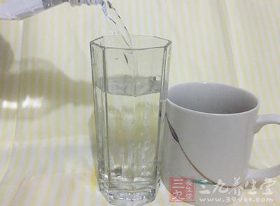 高筋面粉150公克,中筋面粉150公克,冷水140 高筋面粉150公克,中筋面粉150公克,冷水140