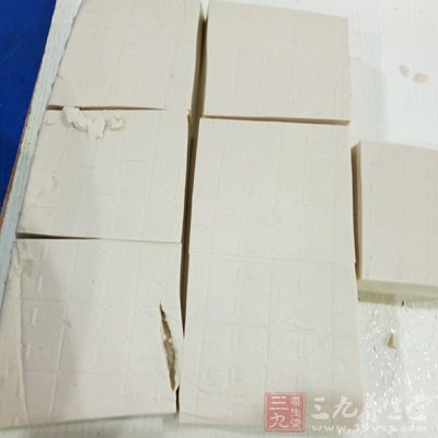 大醬,辣醬少許,豆腐半塊,五花肉100g 大醬,辣醬少許,豆腐半塊,五花肉100g