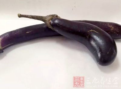 茄子500克,橄榄油5—10湯匙,意大利乳酪125克 茄子500克,橄榄油5—10湯匙,意大利乳酪125克