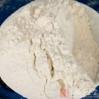 高粉300克，黃油30克，奶酪8片