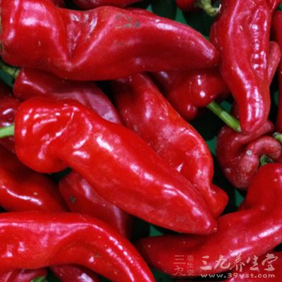 豬腰350克,白菜幫100克,紅辣椒30克 豬腰350克,白菜幫100克,紅辣椒30克