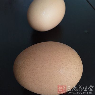 奶油300g、糖粉300g、細鹽3g、雞蛋4個、泡打粉6g、低筋面粉250g