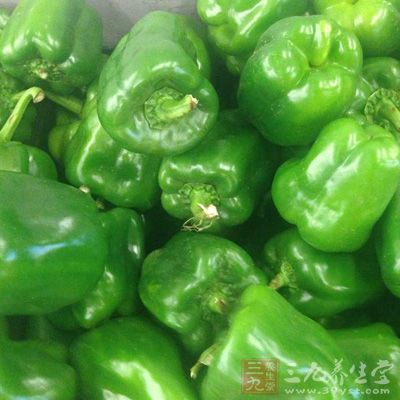 材料：青椒300克