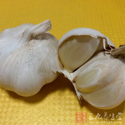 尖椒，蒜，甜面醬