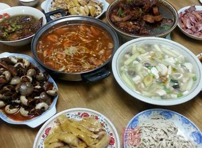 我們晚上吃了什麼東西會影響到我們的睡眠質量 我們晚上吃了什麼東西會影響到我們的睡眠質量