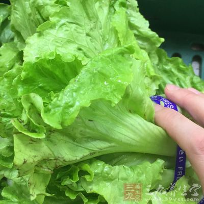 油麥菜、生菜、土豆片、紅薯片、金針菇、豆腐皮、香菜 油麥菜、生菜、土豆片、紅薯片、金針菇、豆腐皮、香菜