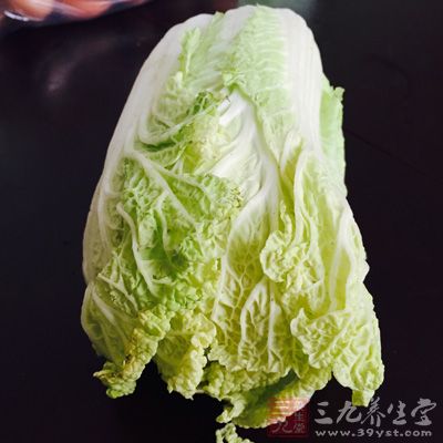 豬肉50克(切片備用)，白菜半顆(洗淨切片備用)