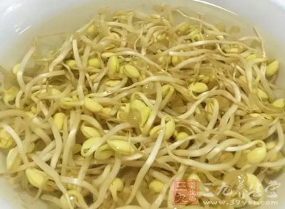 豆芽,青椒,大蒜,姜,花椒,食醋,糖,鹽,麻油 豆芽,青椒,大蒜,姜,花椒,食醋,糖,鹽,麻油