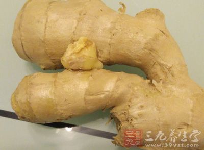 牛肉1斤，五香桂皮少許，姜3片，蔥1顆，醬油，酒糖各適量