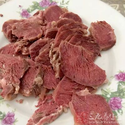 牛肉、鹽、糖、味精、花椒、大料