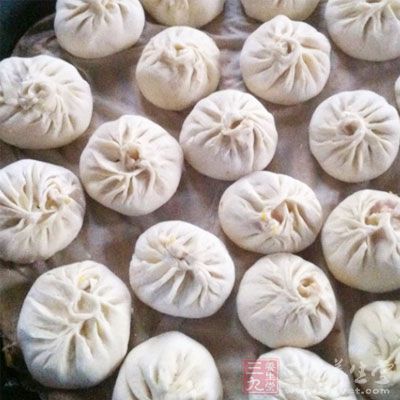 待面團再次膨脹後，再用於饅頭，包子，發面餅，豆包等的做法